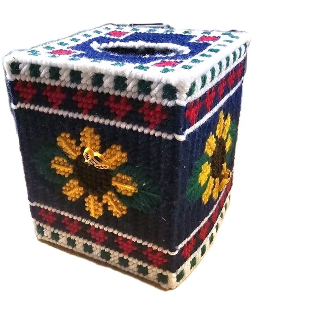 Vintage Handmade Plastic Canvas Tissue Box Cover Sunflower Bee Country Cottage